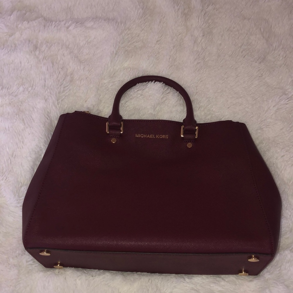 Michael Kors Handbag in Maroon